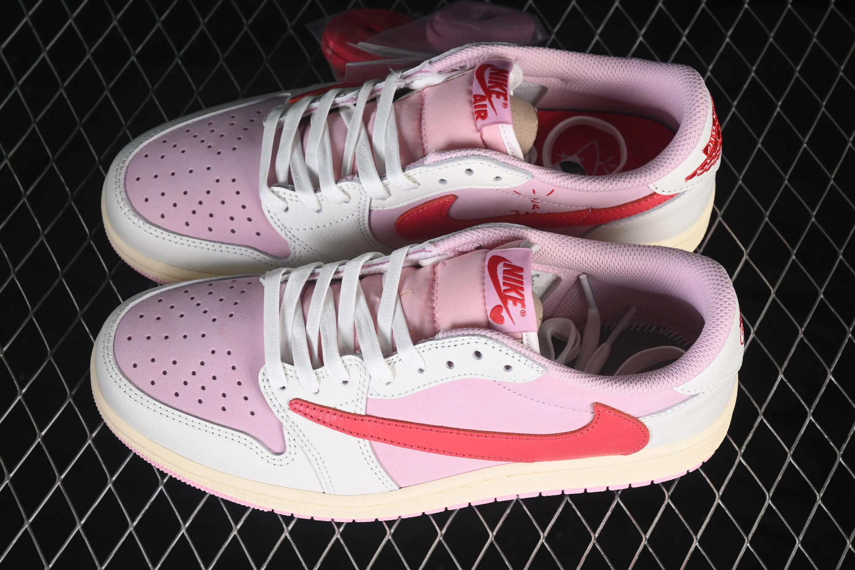 All categories Air Jordan Jordan series basketball shoes Air Jordan 1 Low ZG version Travis Scott x Air Jordan 1 Low OG AJ1 Joe 1 undercut low top full head layer IQ7604-101